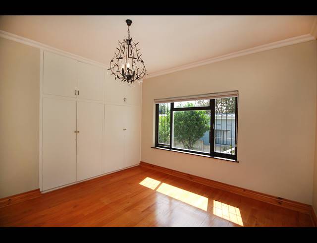4 BEDROOM HOUSE FOR SALE IN HARTENBOS CENTRAL